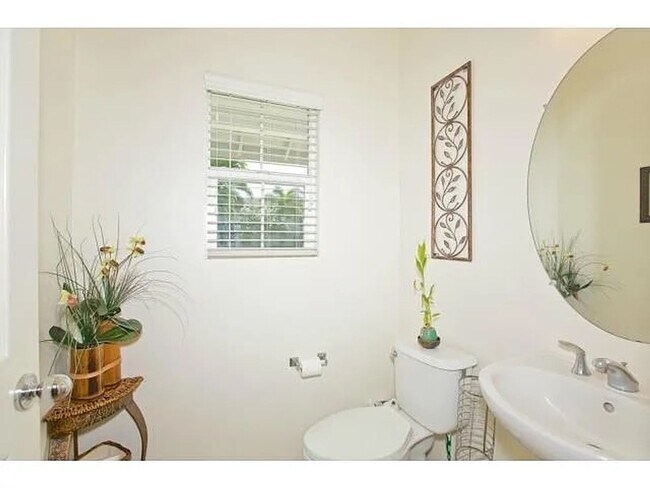 Building Photo - 91-1050-1050 Kaileolea Dr