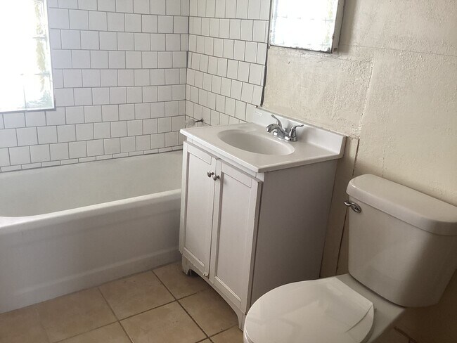 Building Photo - 1219-21 N 33rd St