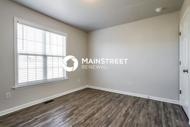 Building Photo - 3 Bedroom Pet-Friendly Home in SMITHFIELD, NC with Main Street Renewal
