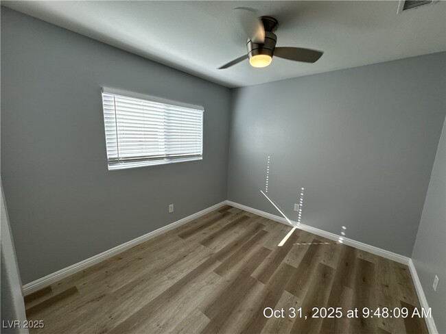 Building Photo - 10006 Mardagen St