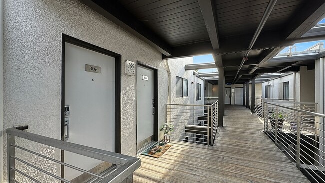 Building Photo - Waterfront Living in the Heart of Jack London Square