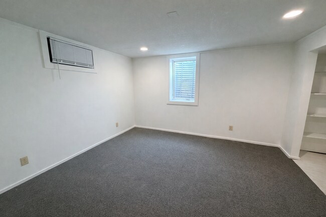 Building Photo - 11512 Norby Rd