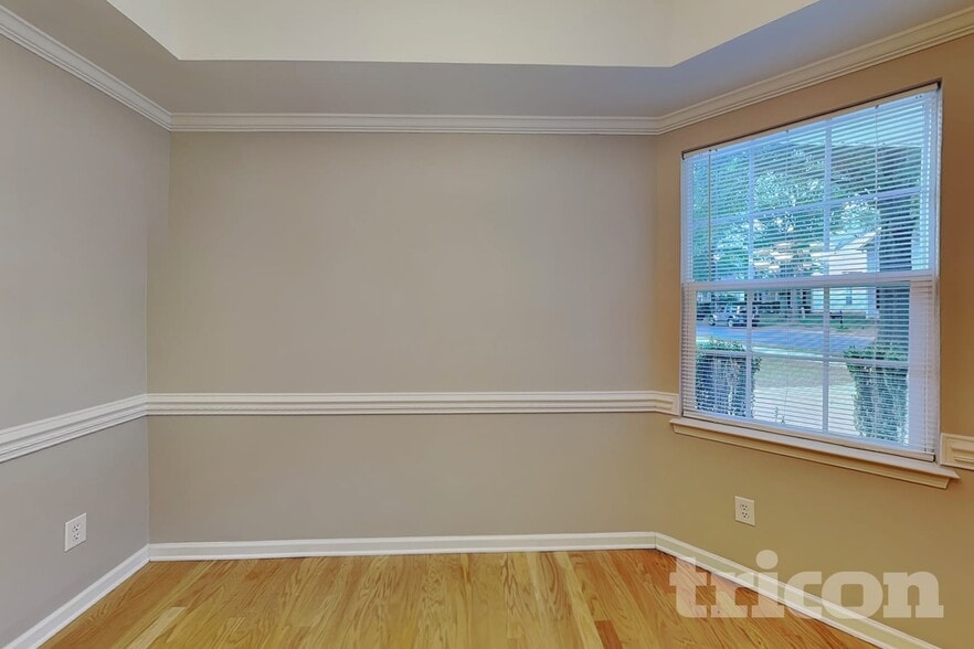 Building Photo - 15609 Carrington Ridge Dr