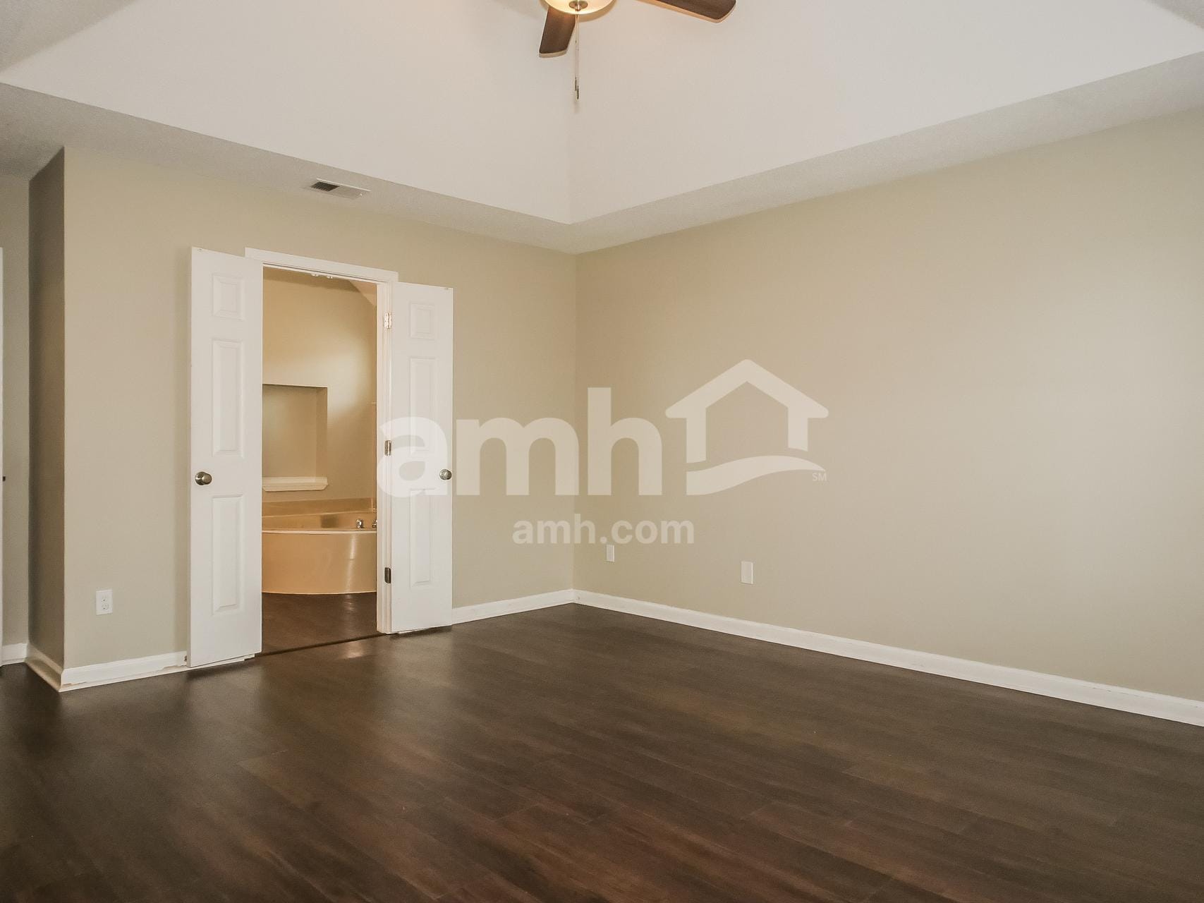 Building Photo - 7748 Parkmont Dr