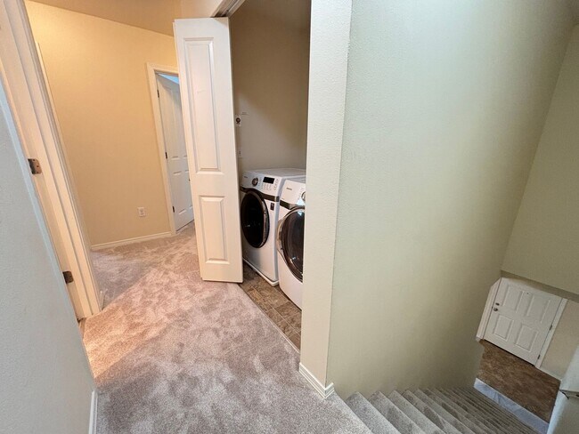 Building Photo - 3 Bedroom Condo in Dupont