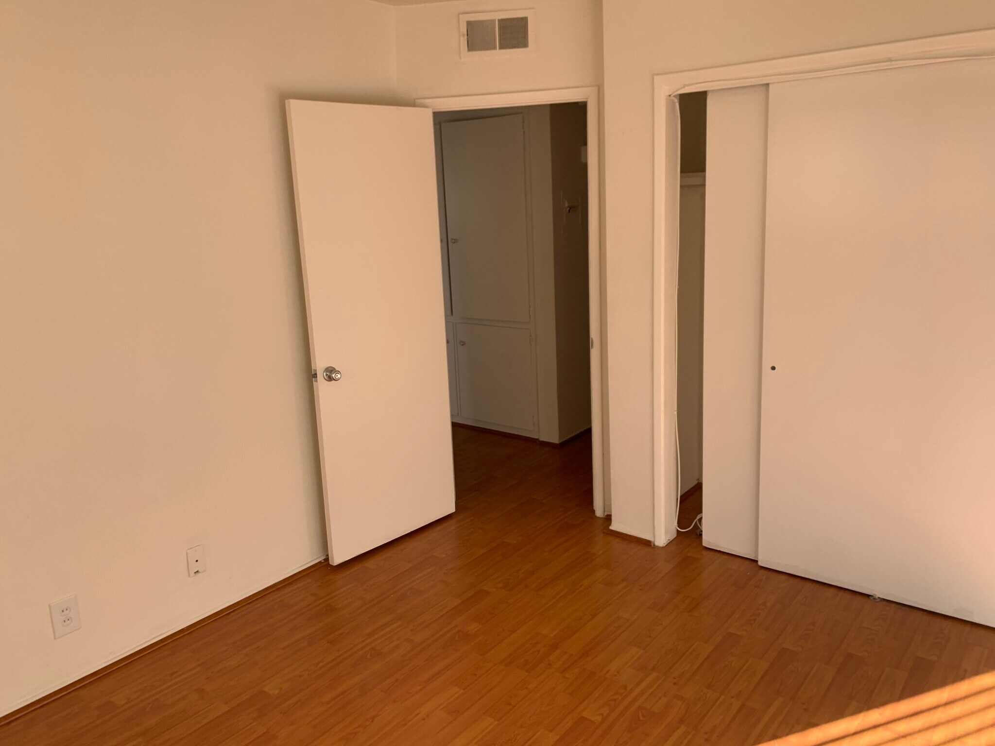 Building Photo - 1221 S Sherbourne Dr