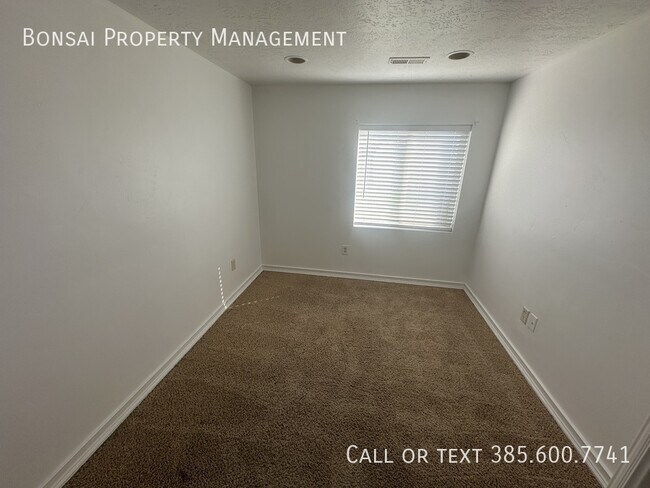 Building Photo - 1247 N Bridalwood Loop