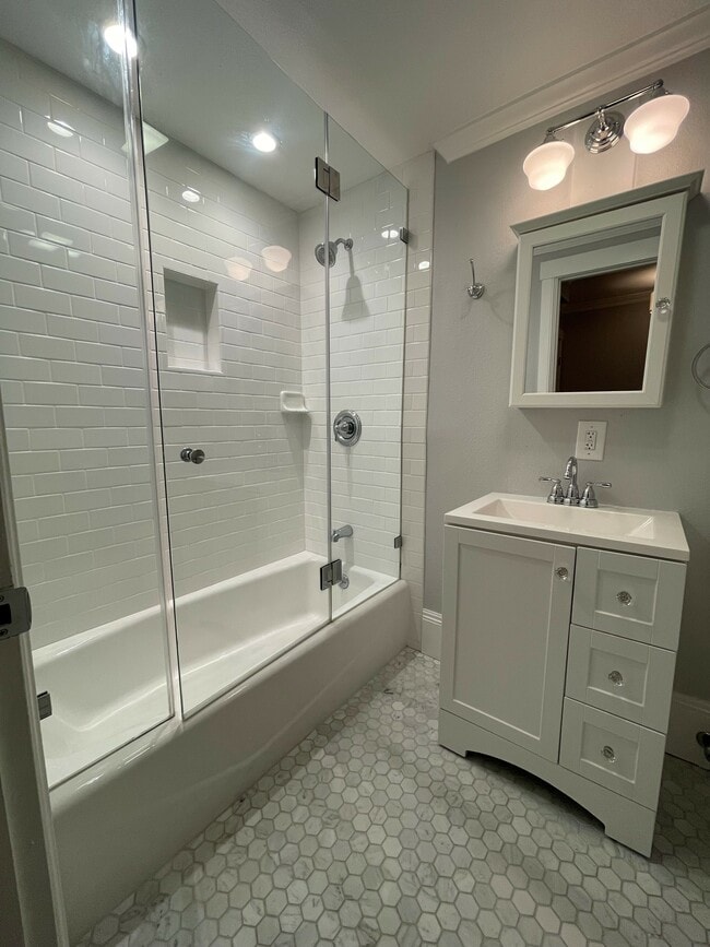 Building Photo - 51 Paulding St