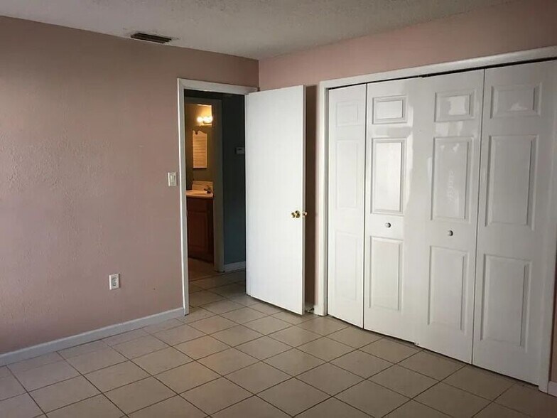 Building Photo - 1708 Ridgewood Ln