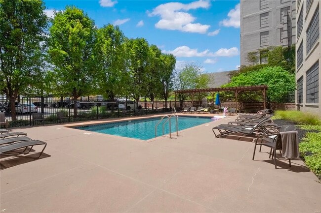 Pool - 4100 Forest Park Ave