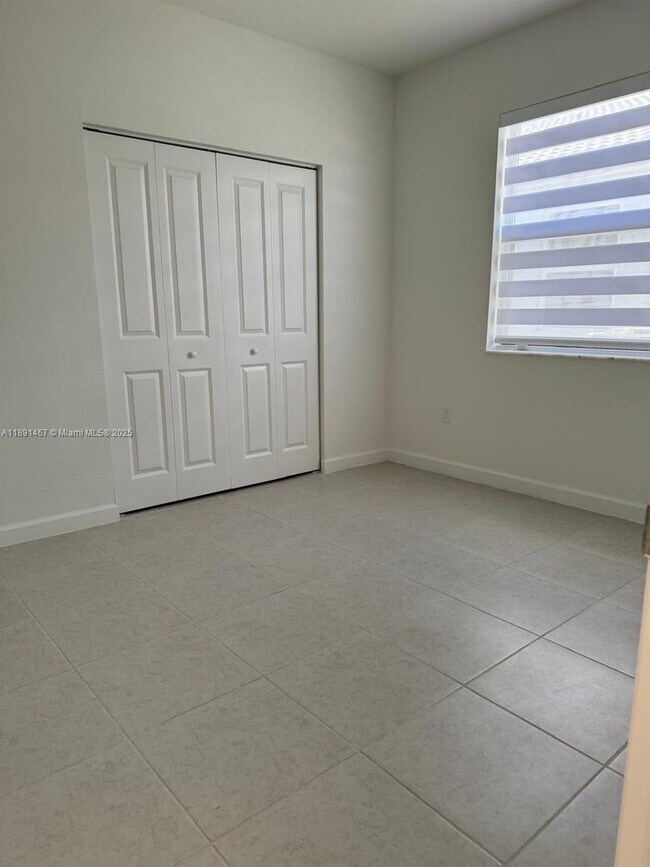 Building Photo - 16124 SW 148th Pl