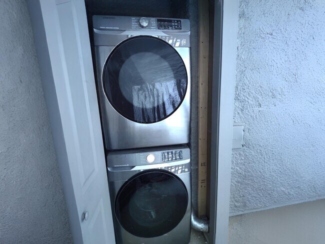 Building Photo - 1720 Harbert Ave