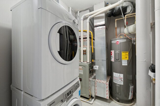 Building Photo - 4017 Eastern Ave