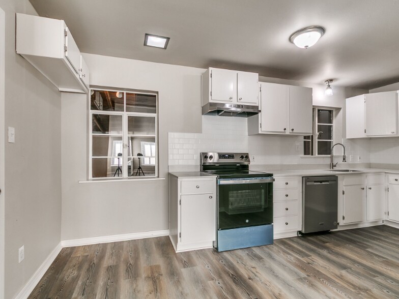 Building Photo - 3813 NW 17th St