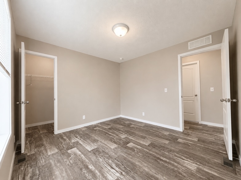 Building Photo - 12556 Margaret Ct