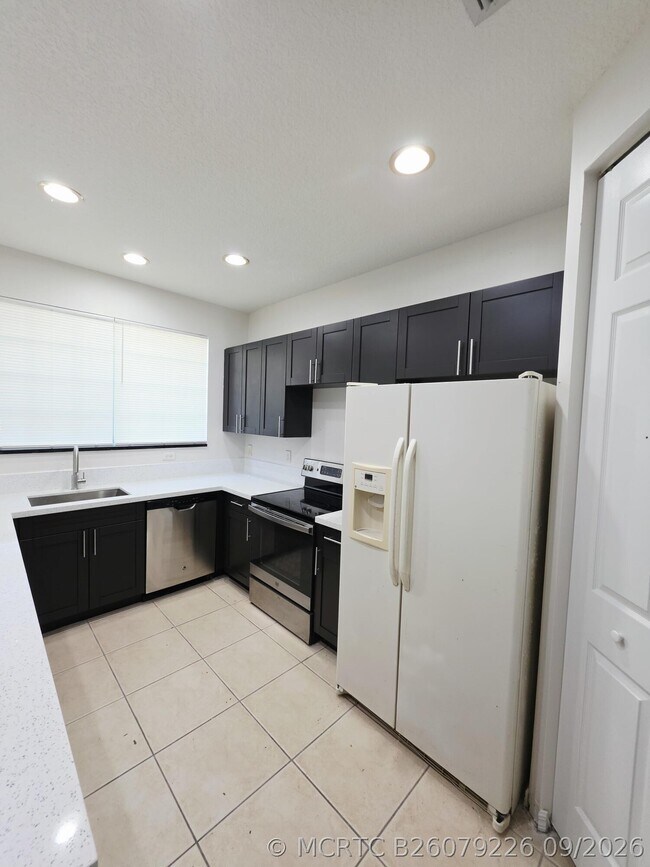 Building Photo - 6282 S Military Trl