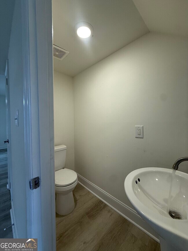 Building Photo - 1155 Boulevard