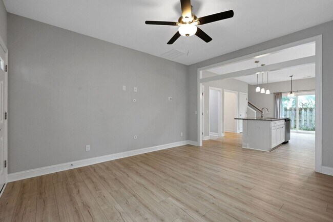 Building Photo - Spacious 3BR House in Wilmington - Newer C...