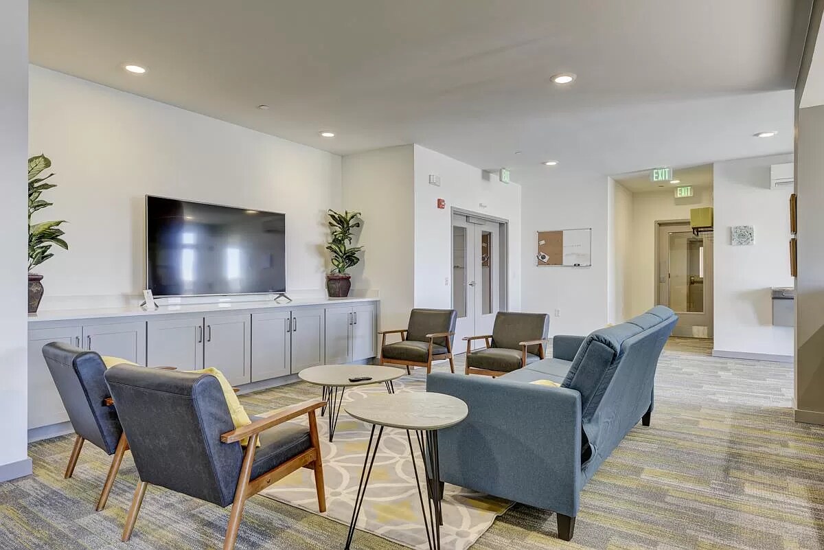 Club House (Entertainment) - 400 Herron Dr