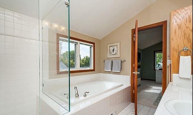 Building Photo - 2961 South Ct