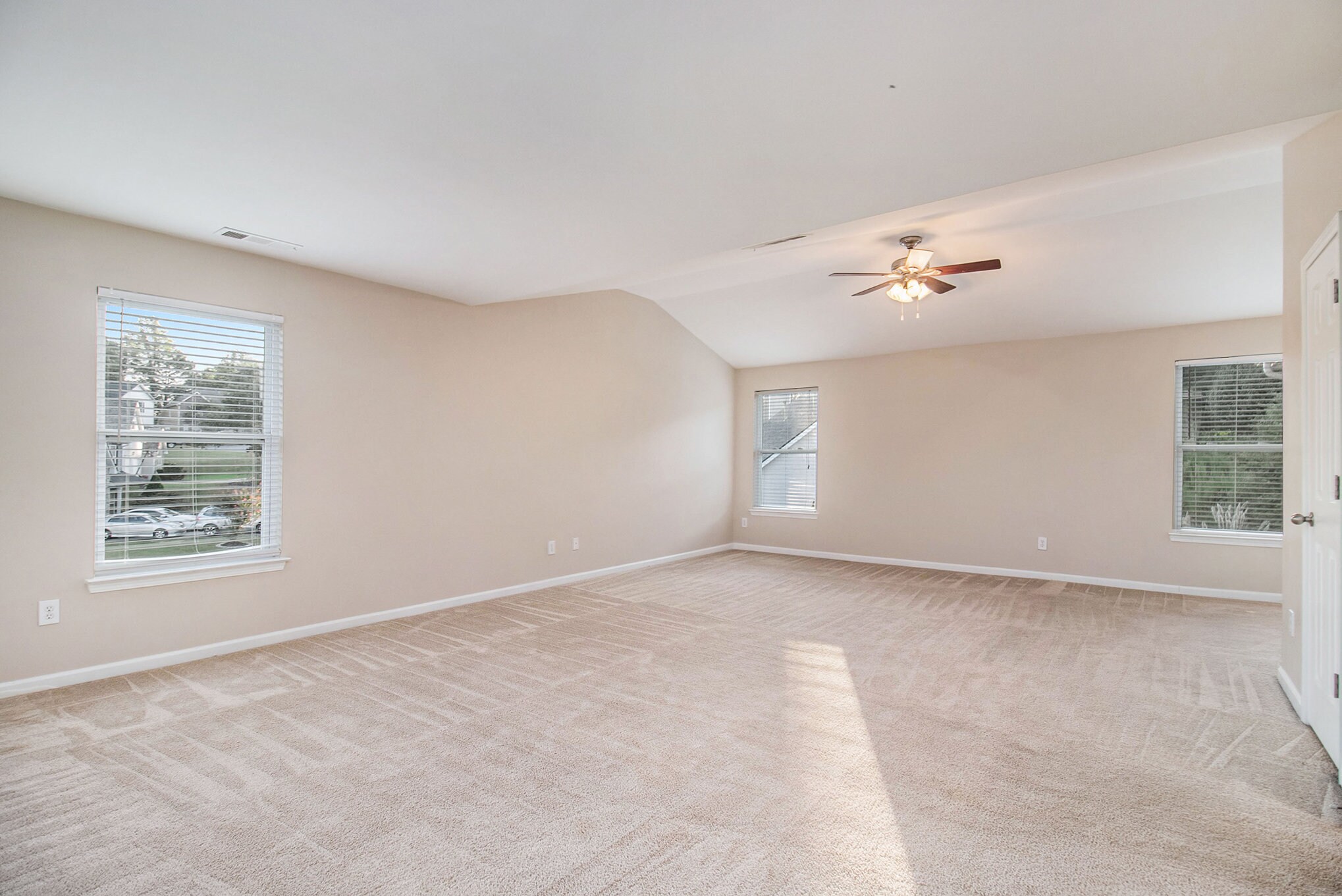 Building Photo - 395 Sugarberry Ln