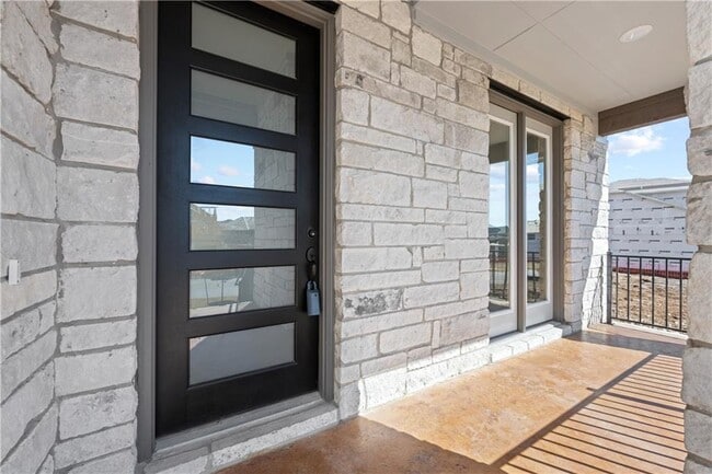 Building Photo - 612 Rawson Bend