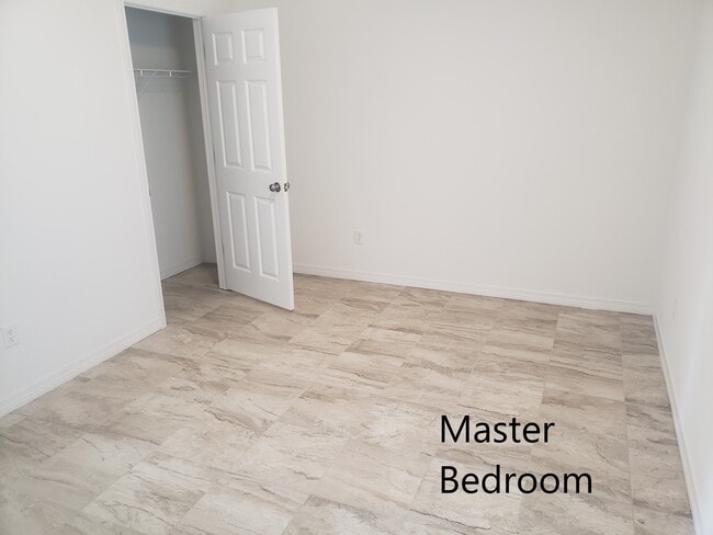 Building Photo - 5666 United Ct