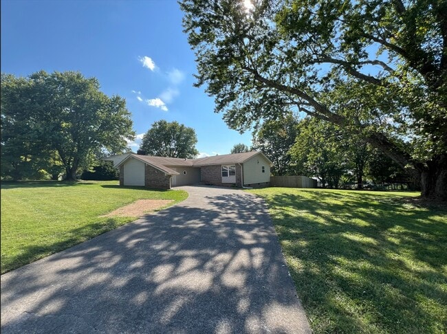 Building Photo - 2805 Big Bend Dr