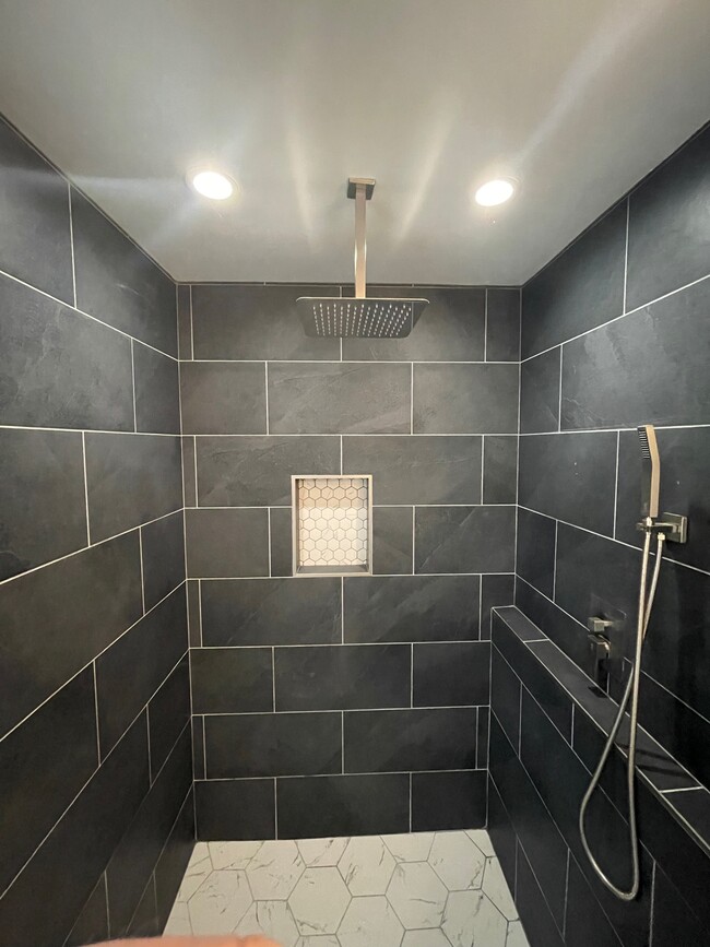 Building Photo - 252 Scenic Ave