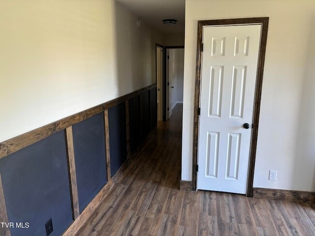 Building Photo - 2703 W Walnut St