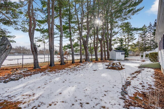 Building Photo - 3BR Cape Available 2/1