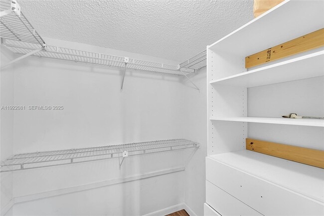 Building Photo - 6101 N Falls Cir Dr