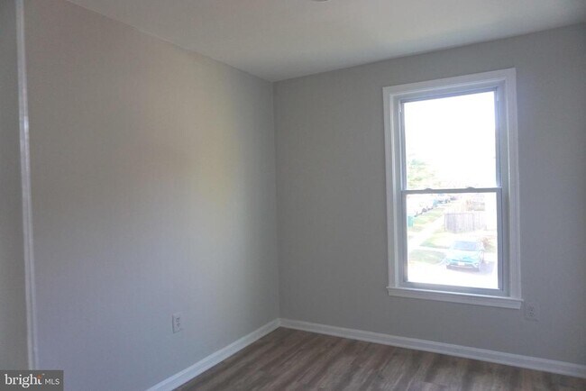 Building Photo - 19 Shady Spring Pl