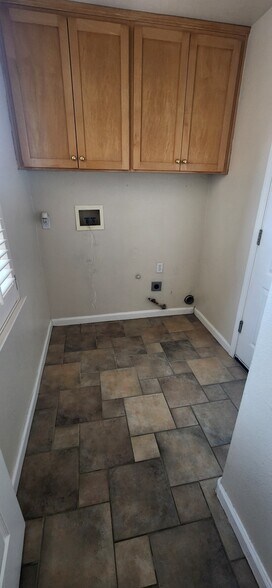 Building Photo - 267 W Springer Dr