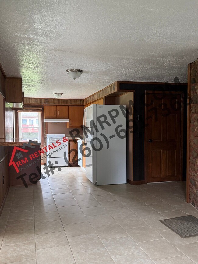 Building Photo - 10205 N Jones Lake Rd