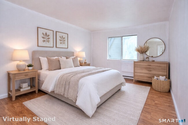 Building Photo - 638 Cove Rd