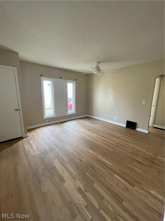 Building Photo - 2128 6th St