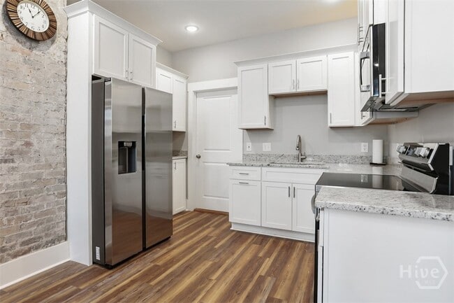 Building Photo - 537 E Congress St