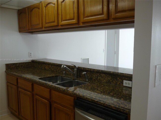 Building Photo - 7601 E Treasure Dr