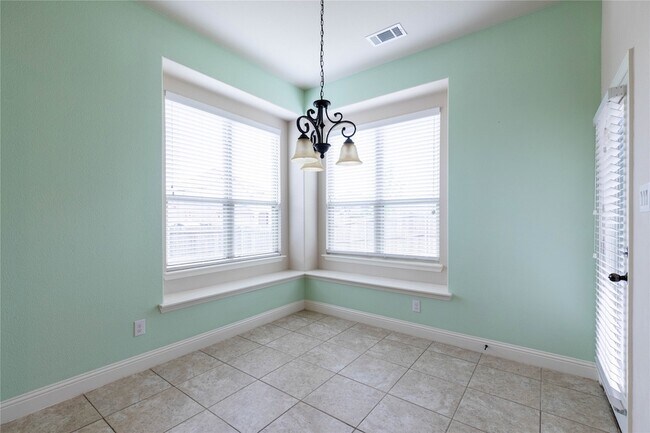 Building Photo - 3312 Blue Jay Ln