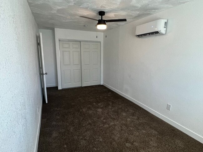 Building Photo - 2 Bedroom 1 Bath Home - Large Lot - Close to 29 Palms Marine Base