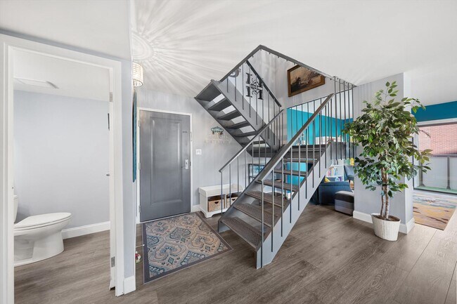 Building Photo - 5300 Columbia Pike