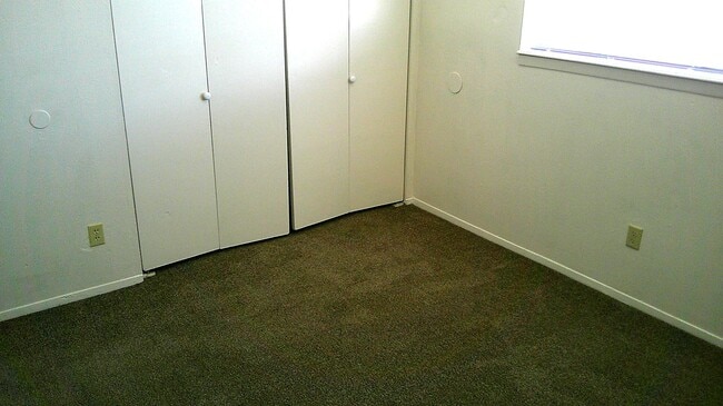 Building Photo - Adorable Single Level Eastside Duplex With Evaporative Air Located In Quiet Neighborhood