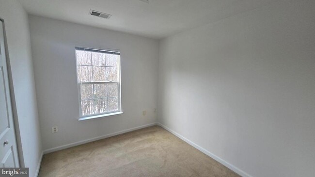 Building Photo - 9203 Acer Ln