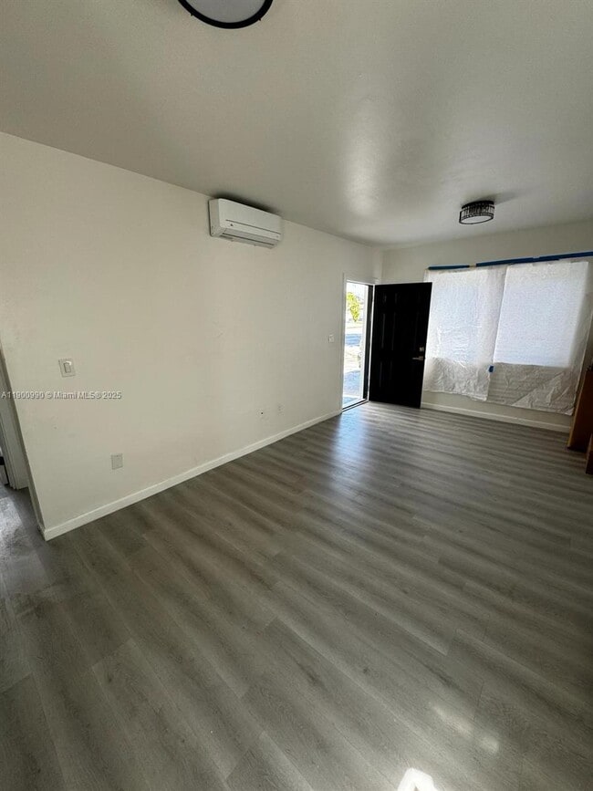 Building Photo - 602 SW 13th Ave