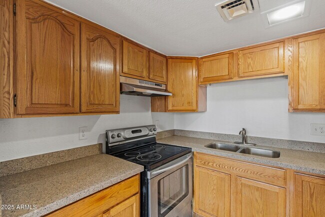 Building Photo - 2698 N 43rd Ave