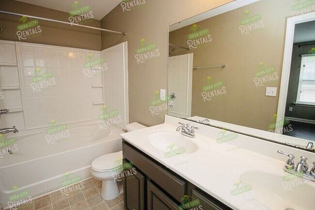 Building Photo - Prelease for June 15th, 2026- 3 Bedroom, 2...