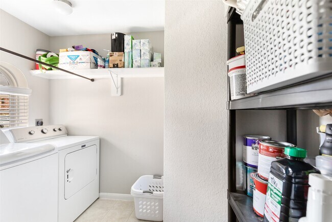 Building Photo - 5206 Misty Ln