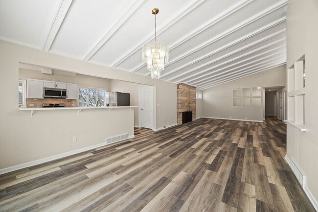 Building Photo - 246 Miller Ave