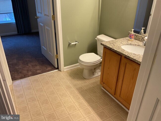 Building Photo - 2054 Hunting Ridge Dr